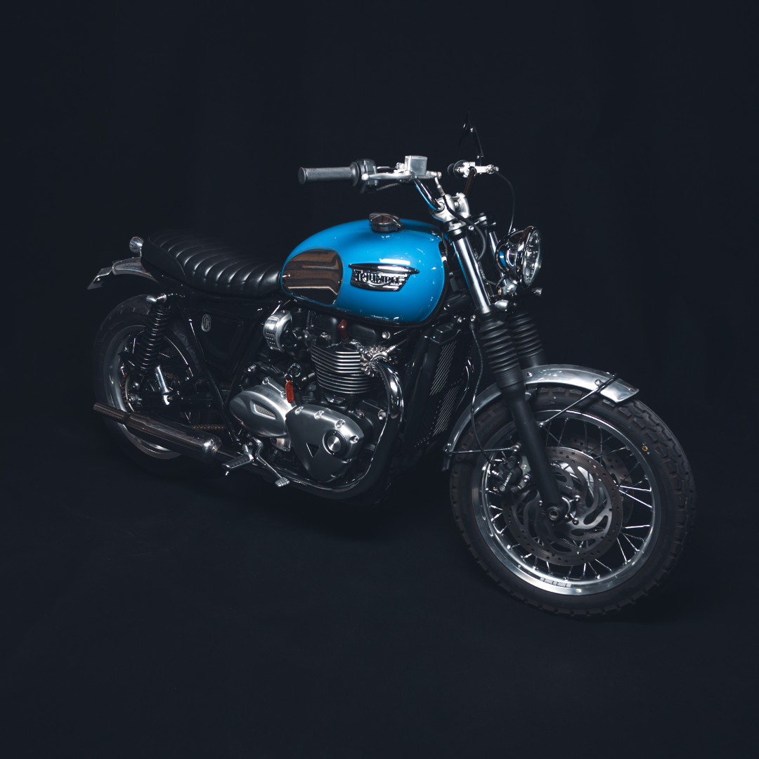 Triumph Bonneville T120 Blue and Chrome d’occasion.