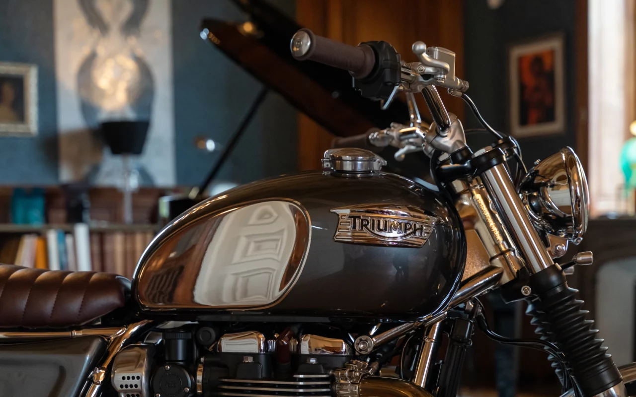 Triumph T120 Ride & Chrome