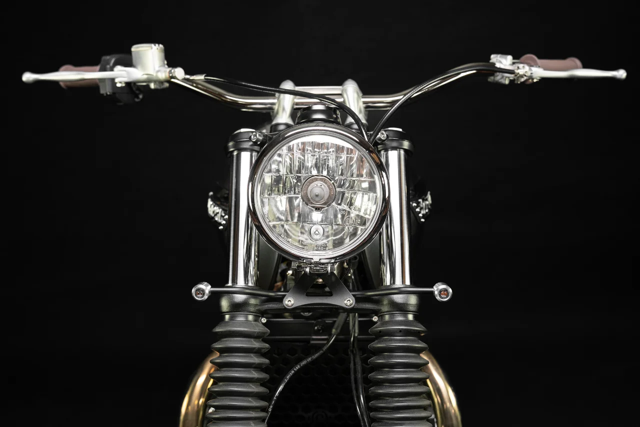 Phare Bates FCR Original sur la Bonneville Ride & Chrome