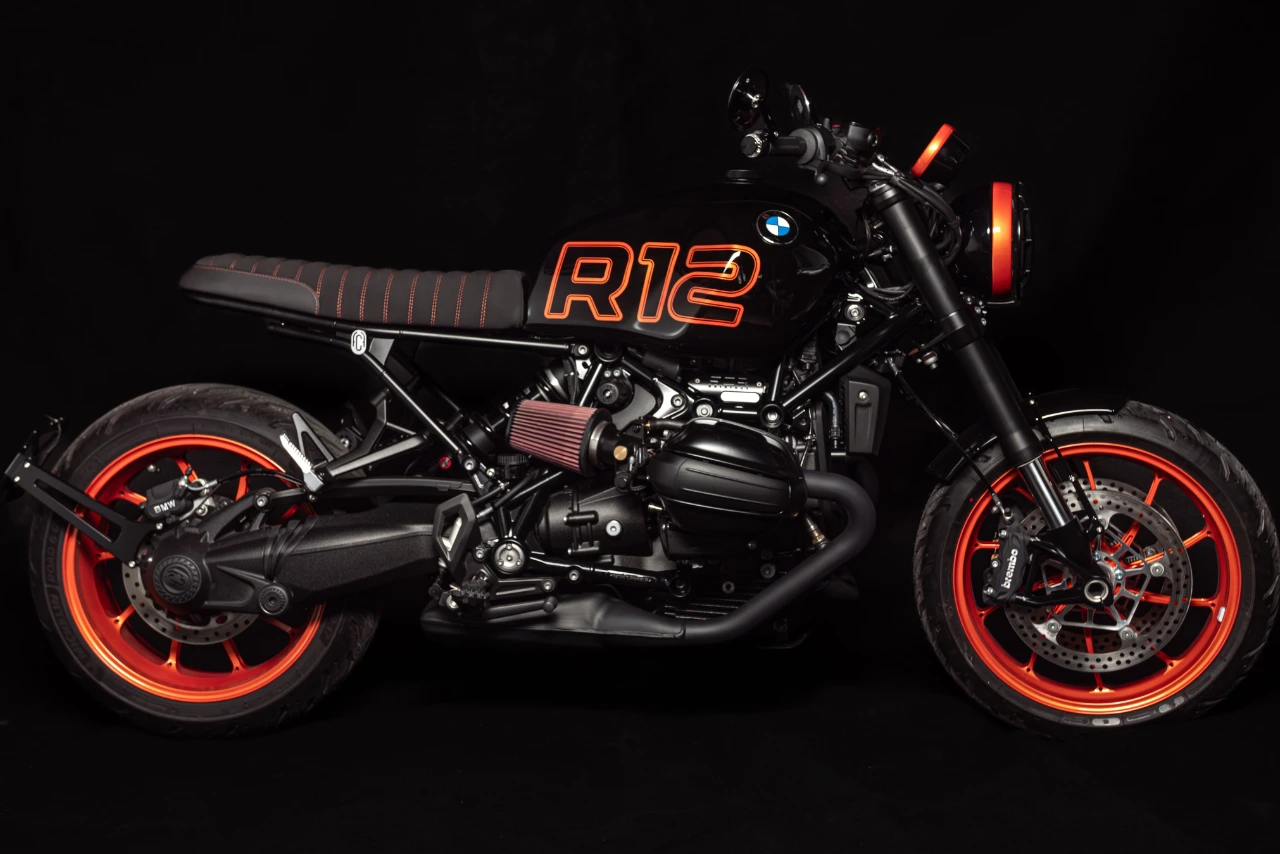 BMW R12 NineT FCR Original – préparation urbaine, racée et minimaliste, 100 km seulement