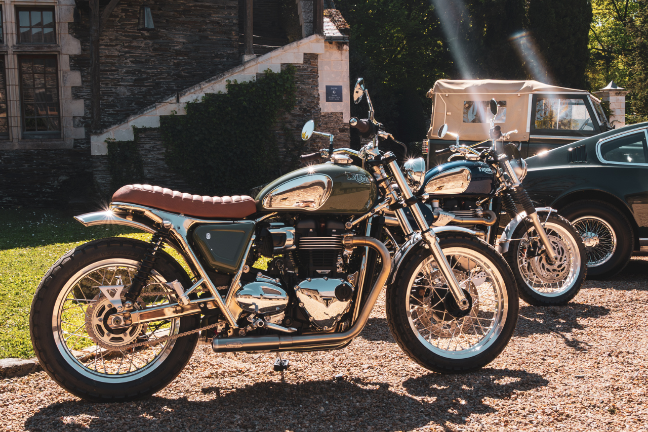 Triumph Speed Twin 900 2025 – détails du moteur poli et échappement FCR Original brossé
