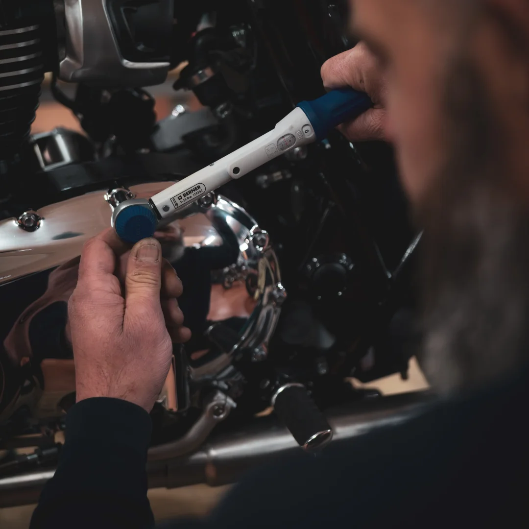 Création mécanique du Triumph Bobber préparé par FCR Original