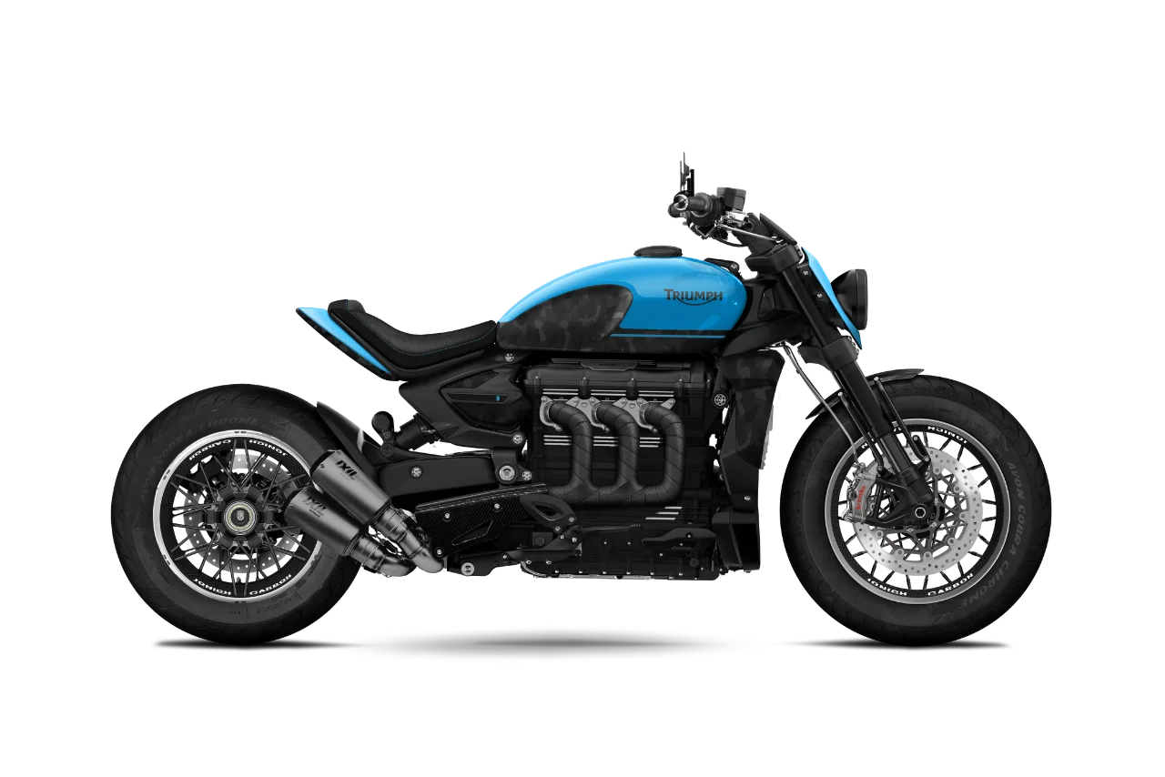 Triumph Rocket 3 custom FCR Original, vue de profil, jantes Rotobox Bullet, échappement sur mesure, réservoir Bleu Lamborghini et carbone, préparation exclusive