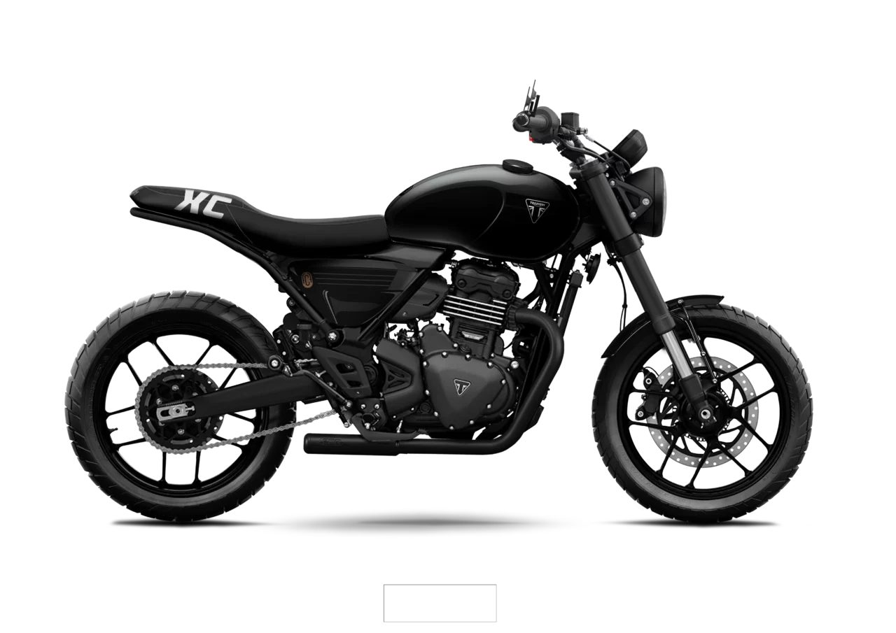Triumph Speed 400 Pulse FCR Original en version full black avec selle XC noire et finitions entièrement noires.